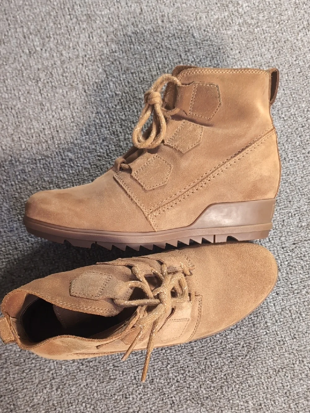 Sorel Evie Wedge Lace Boot size 7.5 Tan Leather Suede